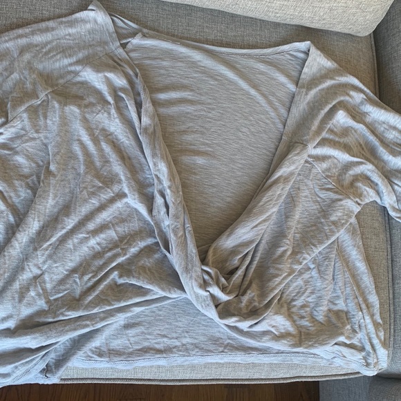 Fabletics Heather Gray Open Back Twist Top - Picture 3 of 4